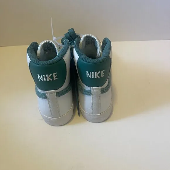 NWOB Nike Blazer Mid '77 ~ Size 3.5Y ~ Summit White/Phantom/Light Pumice/Bicoast