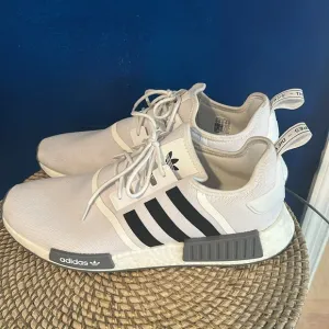 NWOT Men’s Adidas NMD_R1 Primeblue White/Black/Grey Three Men's Running Shoes