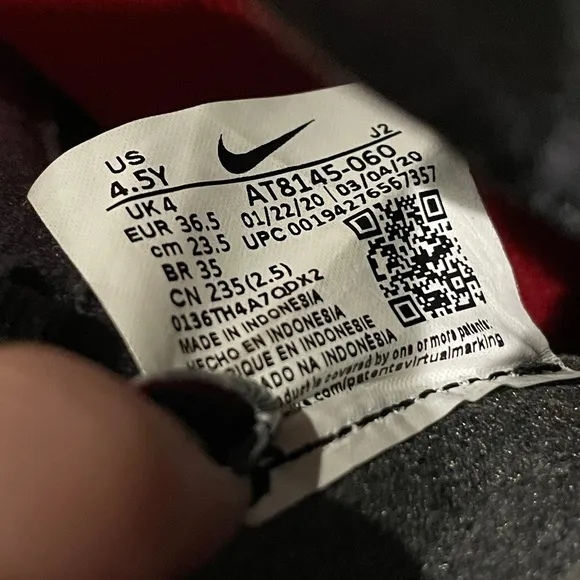 NWOT - Nike Kids Mercurial Vapor XLLL Academy
