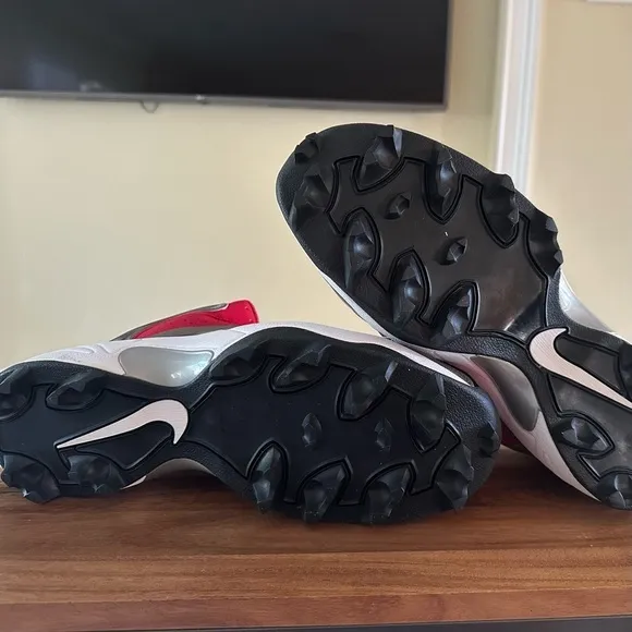 NWOT Nike Zoom Football Shoes. Style 534773 Size 12.5