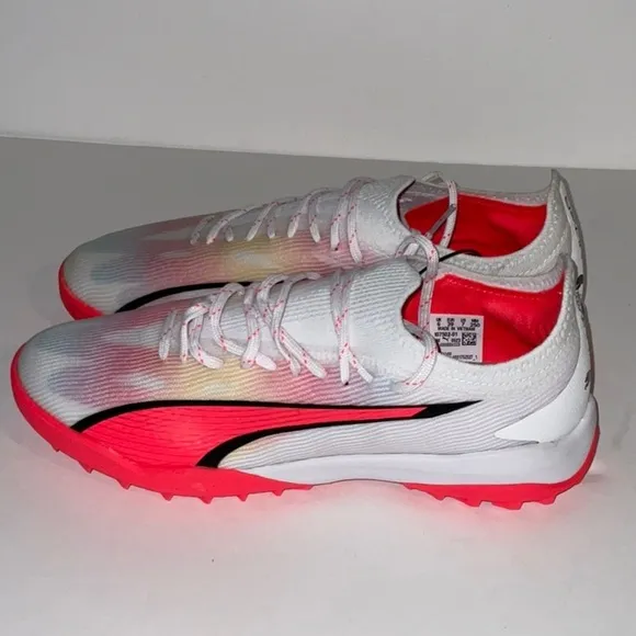 NWOT, Puma Ultra Soccer Shoes, Size 7