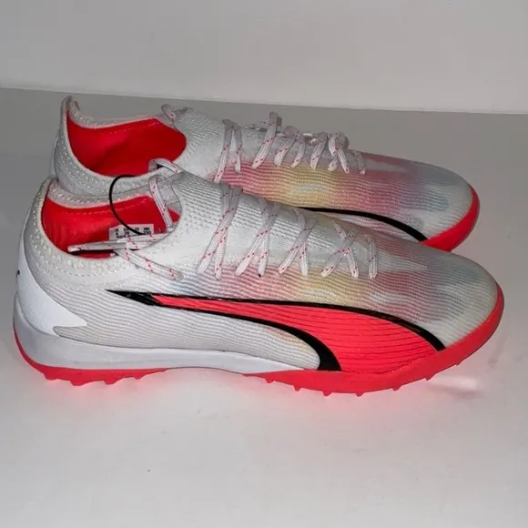 NWOT, Puma Ultra Soccer Shoes, Size 7