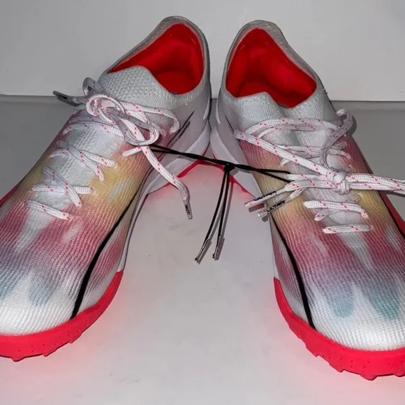 NWOT, Puma Ultra Soccer Shoes, Size 8