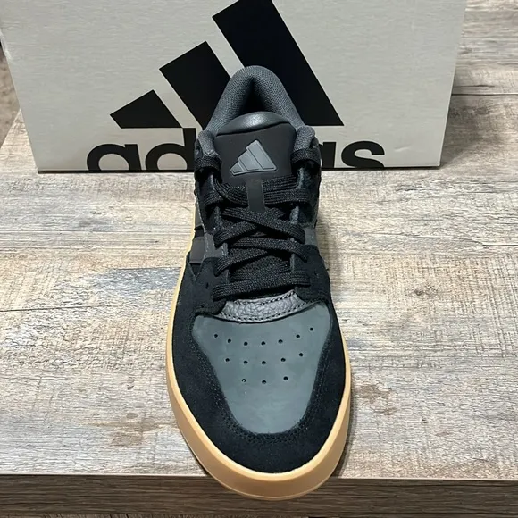 NWT Adidas Court 24 Men's Shoes - Black - IH2943