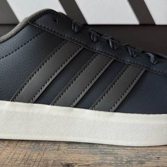 NWT Adidas Grand Court 2.0 Men's Shoes - IG9226