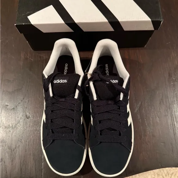 NWT Adidas Grand Court