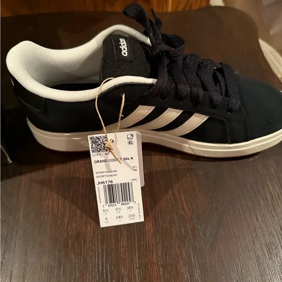 NWT Adidas Grand Court
