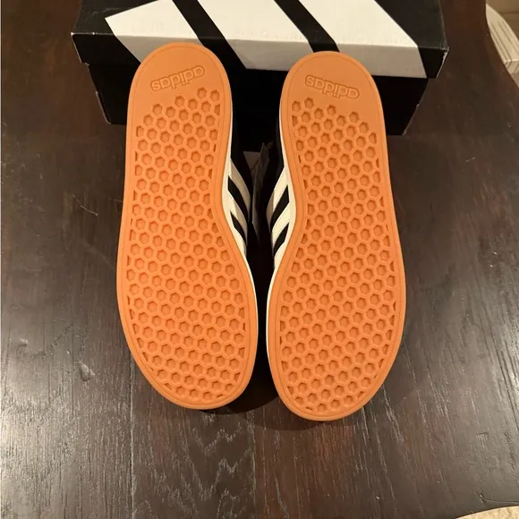 NWT Adidas Grand Court