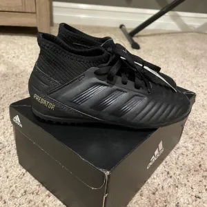 NWT Adidas Predator Triple Black