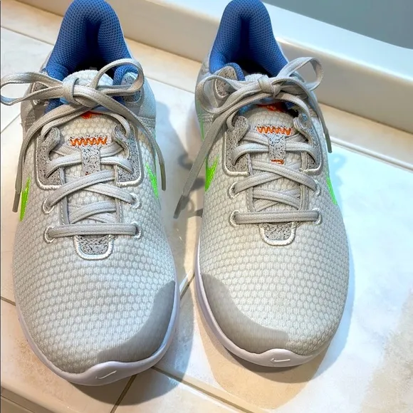 NWT Nike Flex Experience Rn 11 Running Shoes size 9 (women’s)