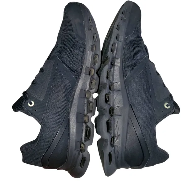 ON Running Men's Cloudstratus Black Athletic | Performance Running Shoes SZ 10.5