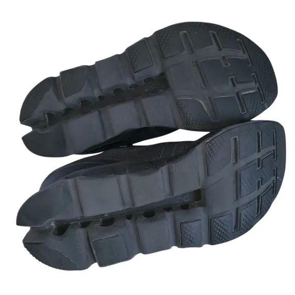 ON Running Men's Cloudstratus Black Athletic | Performance Running Shoes SZ 10.5