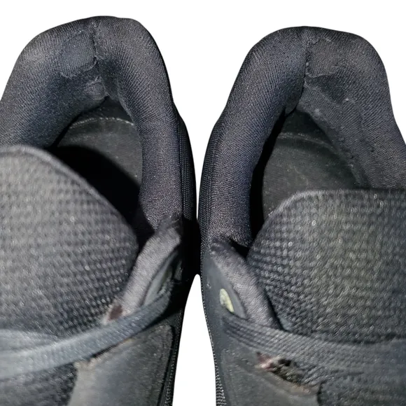 ON Running Men's Cloudstratus Black Athletic | Performance Running Shoes SZ 10.5