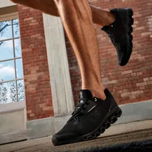 ON Running Men's Cloudstratus Black Athletic | Performance Running Shoes SZ 10.5