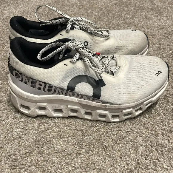 On running women’s CLOUDMASTER cloudtec All White running shoes sneakers Sz 7.5