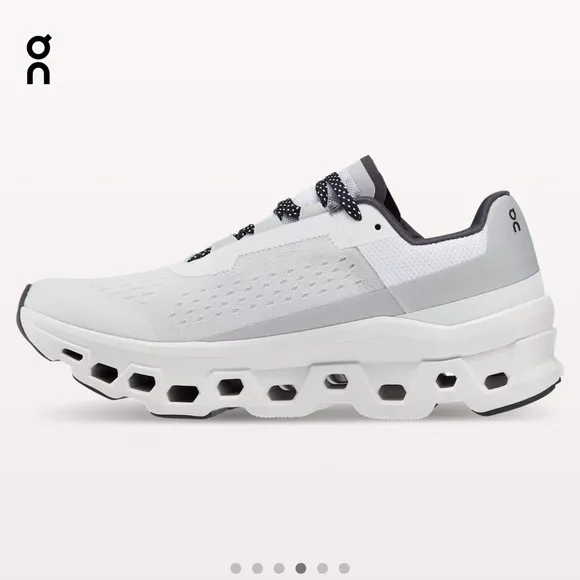 On running women’s CLOUDMASTER cloudtec All White running shoes sneakers Sz 7.5