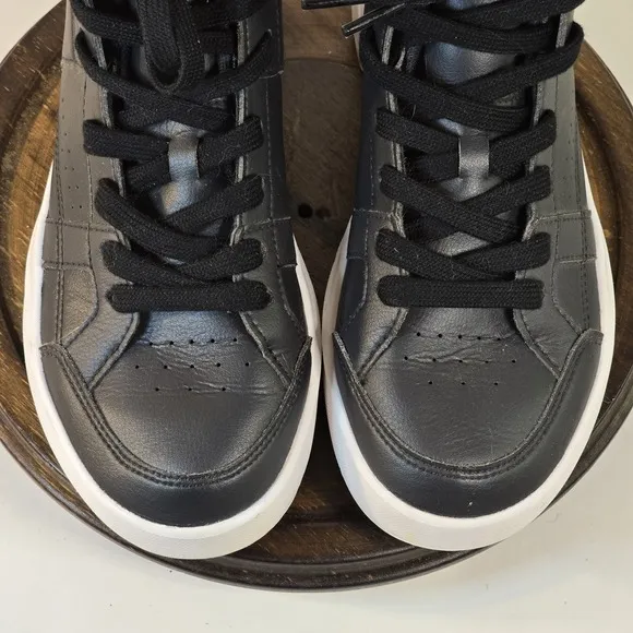 On The Roger Clubhouse Mid Womens Size 5 Court Shoes Tennis Sneakers Pickleball