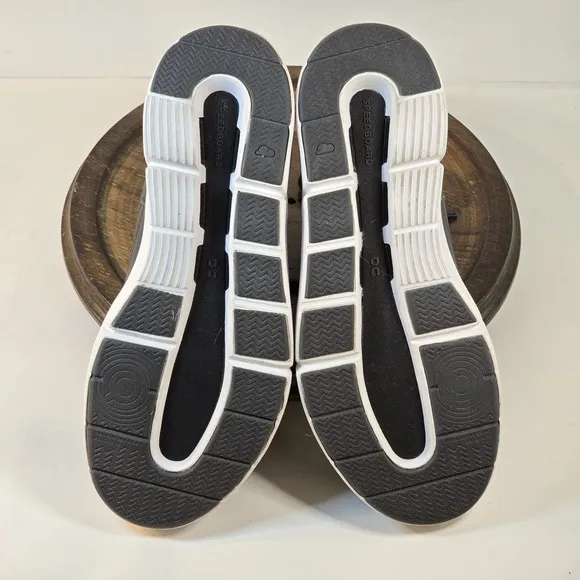 On The Roger Clubhouse Mid Womens Size 5 Court Shoes Tennis Sneakers Pickleball