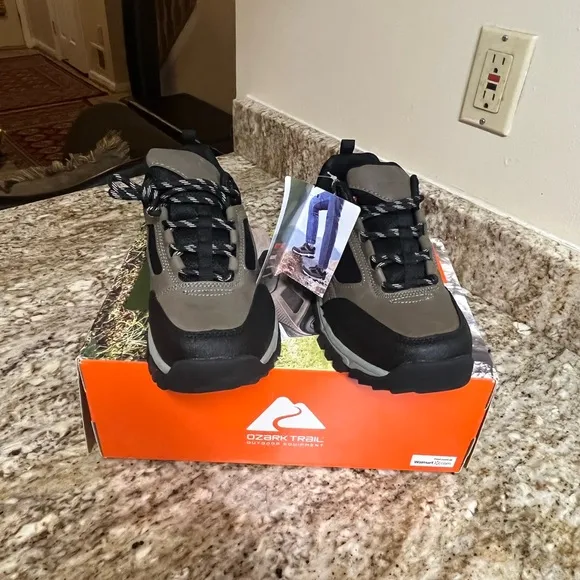 Ozark Trail Men's Stone Low Hiking Shoe/size 7 New