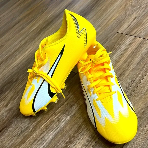 PUMA Men's Ultra Play Firm Artificial Ground soccer shoes