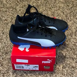 Puma Spirit TT Jr 104501-07 Little kids Black &amp; White Soccer Cleats Shoes Size 2
