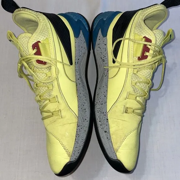 Puma Uproar Spectra Men’s Basketball Shoes Size 13 Yellow Leather Court Thunder
