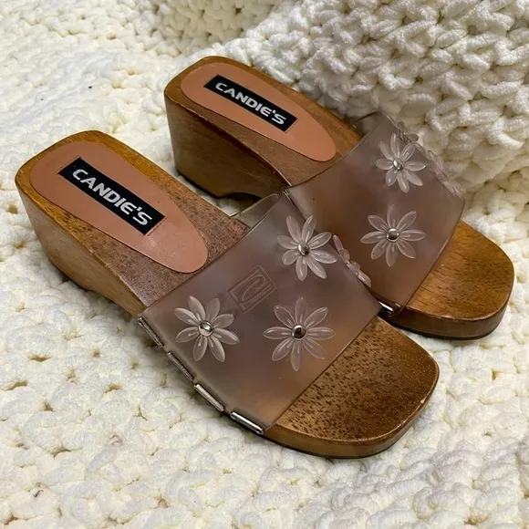 RARE Candie’s Vintage Retro Y2K Boho Festival Wooden Flower Details Clogs, 5