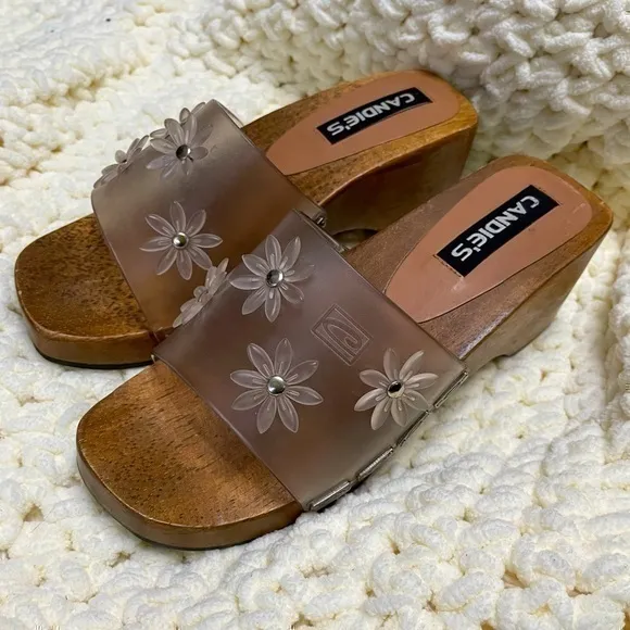 RARE Candie’s Vintage Retro Y2K Boho Festival Wooden Flower Details Clogs, 5