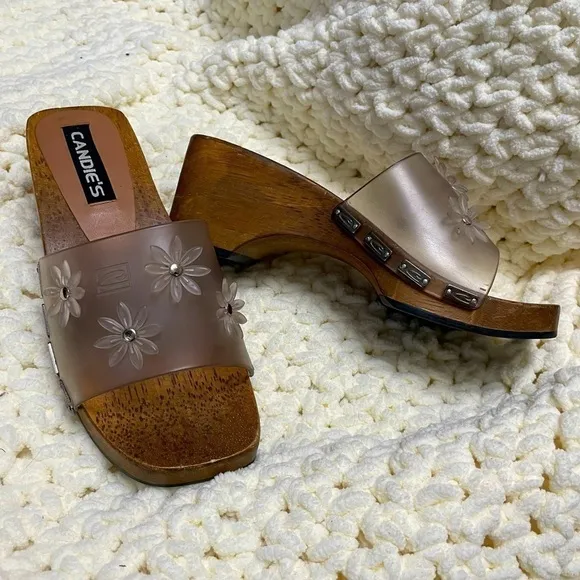 RARE Candie’s Vintage Retro Y2K Boho Festival Wooden Flower Details Clogs, 5
