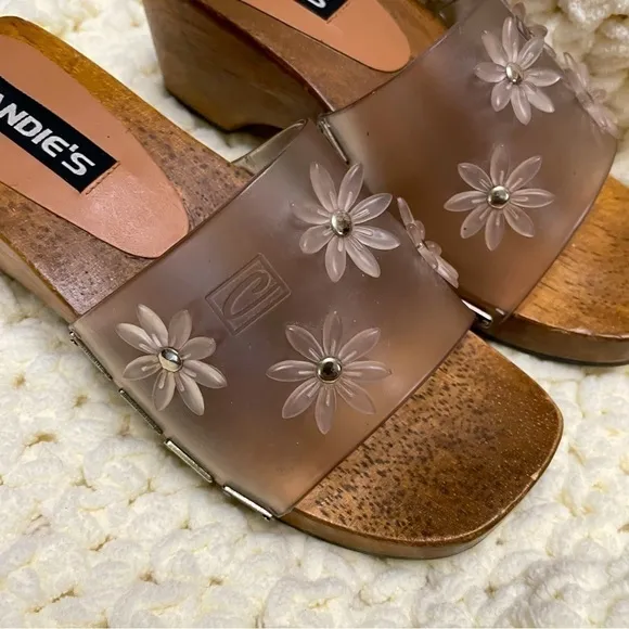 RARE Candie’s Vintage Retro Y2K Boho Festival Wooden Flower Details Clogs, 5