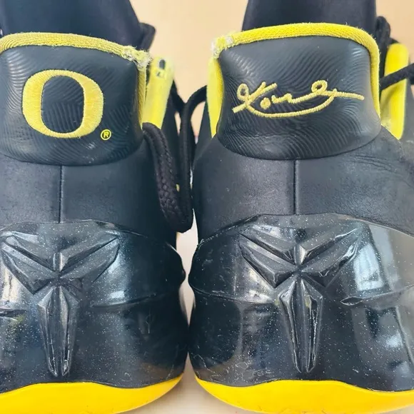 Rare Kobe A.D Oregon Basketball Shoes.