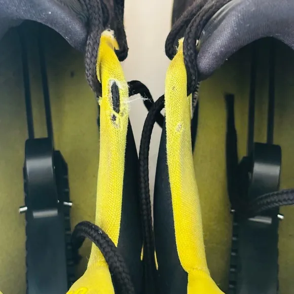 Rare Kobe A.D Oregon Basketball Shoes.