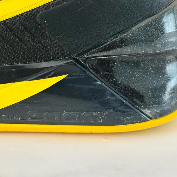 Rare Kobe A.D Oregon Basketball Shoes.