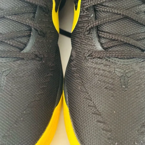 Rare Kobe A.D Oregon Basketball Shoes.