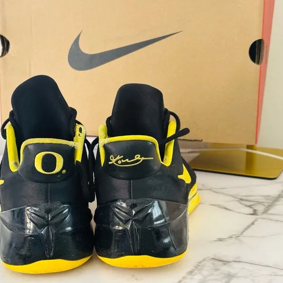 Rare Kobe A.D Oregon Basketball Shoes.