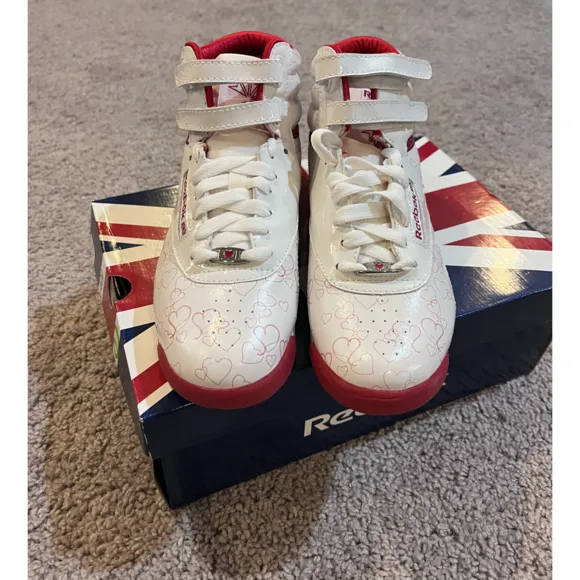 Reebok Freestyle HI high Valentine’s Day shoes hearts new white sneakers Women’s
