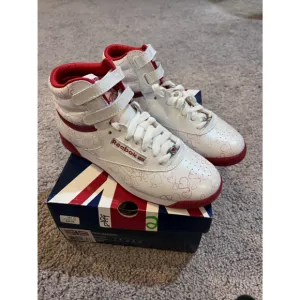 Reebok Freestyle HI high Valentine’s Day shoes hearts new white sneakers Women’s
