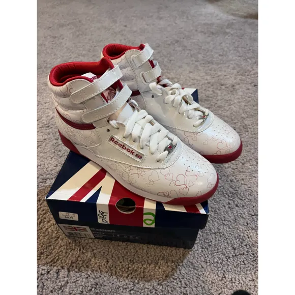 Reebok Freestyle HI high Valentine’s Day shoes hearts new white sneakers Women’s