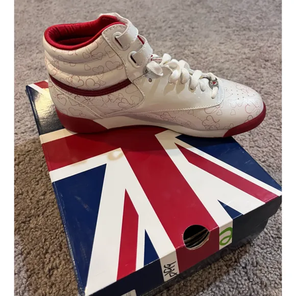 Reebok Freestyle HI high Valentine’s Day shoes hearts new white sneakers Women’s