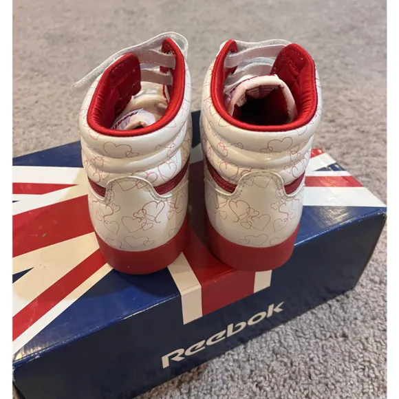 Reebok Freestyle HI high Valentine’s Day shoes hearts new white sneakers Women’s