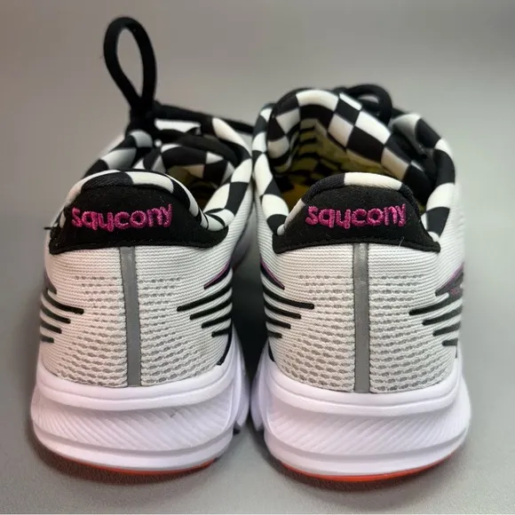 Saucony Ride 14 Black White with Pink Accent Running Shoes NWOT