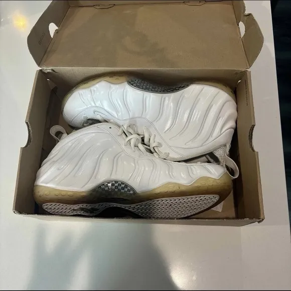 Size 10.5 - Nike Air Foamposite One White-Out