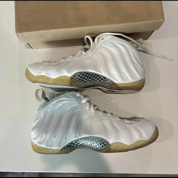 Size 10.5 - Nike Air Foamposite One White-Out