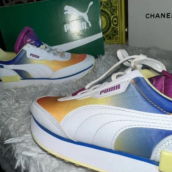 SIZE 7.5 PUMA FUTURE RIDER PRIDE 382634-01