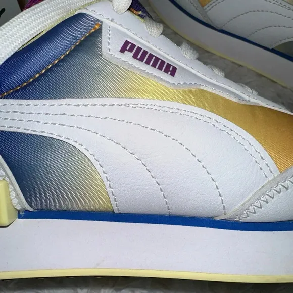 SIZE 7.5 PUMA FUTURE RIDER PRIDE 382634-01