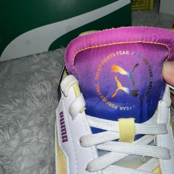 SIZE 7.5 PUMA FUTURE RIDER PRIDE 382634-01