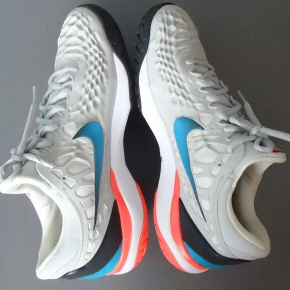 SIZE 9.5. NIKE 918199-046 Zoom Cage 3 hard court tennis sneakers shoes.