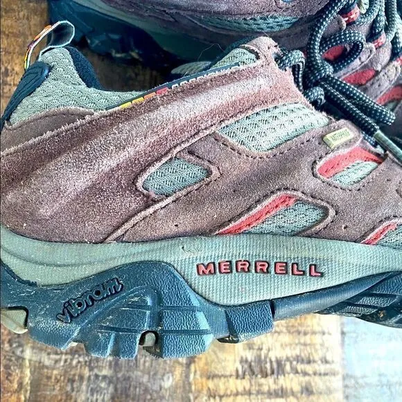 Size 8 Merrell Moab Waterproof Hiking Shoes Espresso