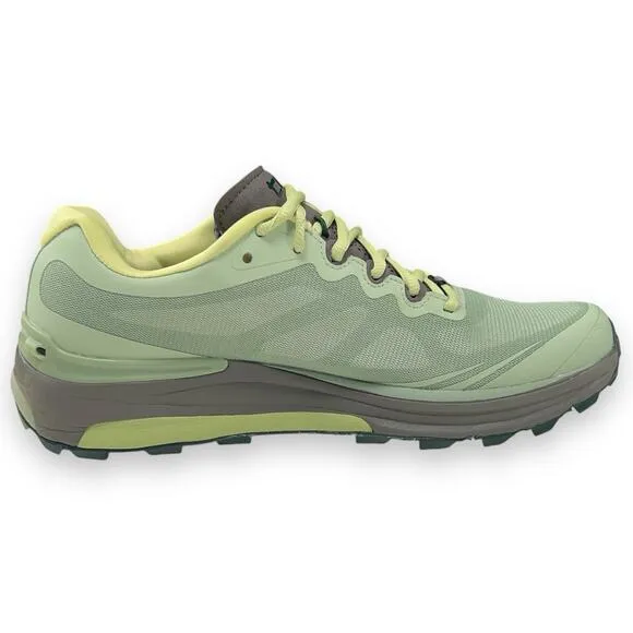 TOPO Athletic MTN Racer 2 Womens Size 9 Trail Hiking Running Shoes Vibram