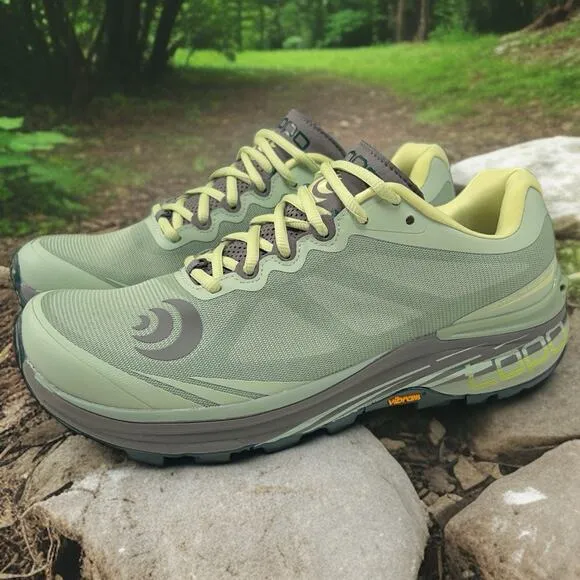 TOPO Athletic MTN Racer 2 Womens Size 9 Trail Hiking Running Shoes Vibram